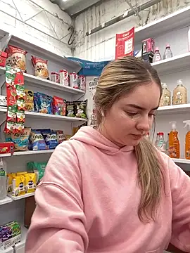 imlindapink online show from March 17, 3:15 pm