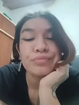 Snapshot of Lela-pink chatting on July 29, 6:22 am Lela-pink online show from July 29, 6:22 am