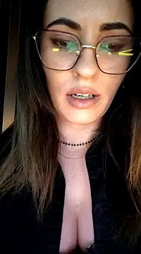 Snapshot of saidaskye chatting on March 7, 9:27 pm saidaskye online show from March 7, 9:27 pm