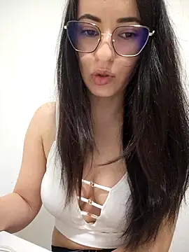 saidaskye online show from March 29, 4:18 pm