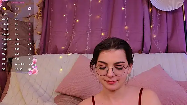 Snapshot of FlairEdgin chatting on February 6, 1:27 am FlairEdgin online show from February 6, 1:27 am