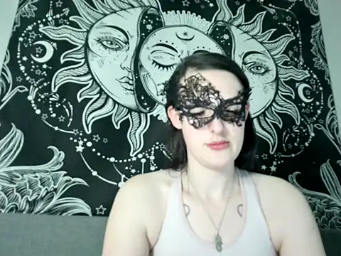 Snapshot of LexiSnowUK chatting on February 5, 9:25 am LexiSnowUK online show from February 5, 9:25 am