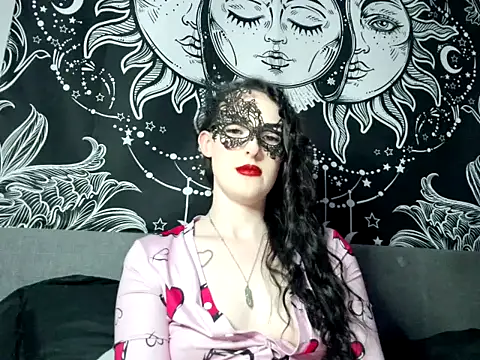 Snapshot of LexiSnowUK chatting on February 7, 8:10 pm LexiSnowUK online show from February 7, 8:10 pm