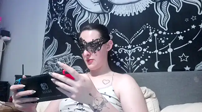 Snapshot of LexiSnowUK chatting on February 22, 9:04 pm LexiSnowUK online show from February 22, 9:04 pm