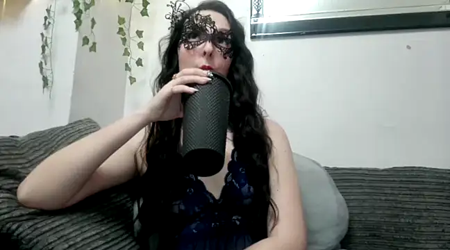 Snapshot of LexiSnowUK chatting on February 28, 8:18 pm LexiSnowUK online show from February 28, 8:18 pm