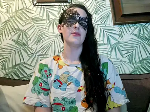 Snapshot of LexiSnowUK chatting on March 5, 10:10 pm LexiSnowUK online show from March 5, 10:10 pm