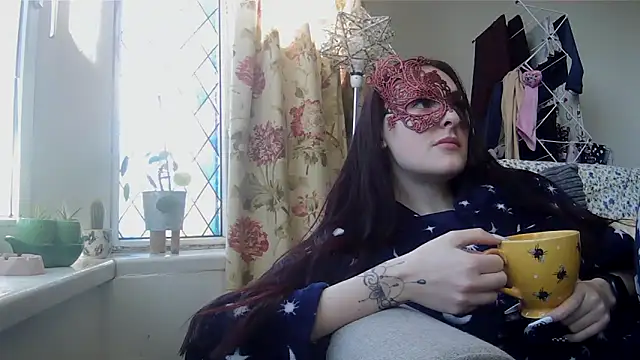 LexiSnowUK online show from March 17, 10:07 am