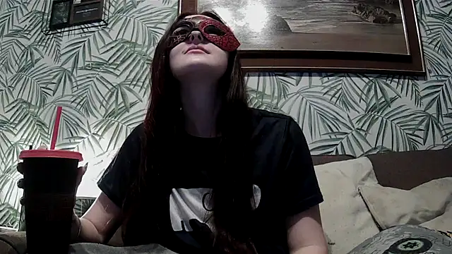 LexiSnowUK online show from April 1, 9:32 am