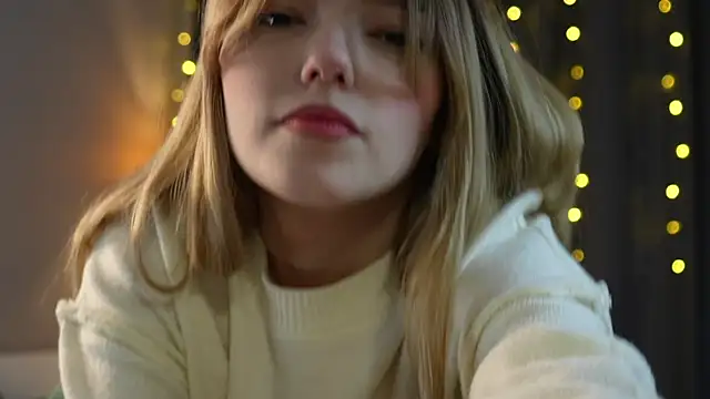 norakisses online show from February 6, 4:58 pm