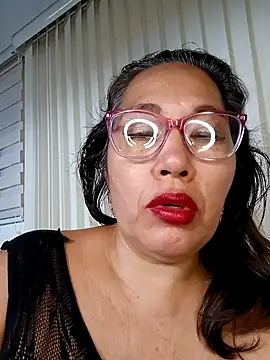 Snapshot of anniecoopeer chatting on January 29, 2:21 pm anniecoopeer online show from January 29, 2:21 pm