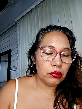 Snapshot of anniecoopeer chatting on January 31, 3:22 pm anniecoopeer online show from January 31, 3:22 pm
