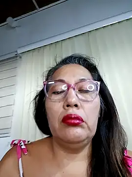 Snapshot of anniecoopeer chatting on February 6, 11:43 am anniecoopeer online show from February 6, 11:43 am