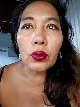 Snapshot of anniecoopeer chatting on February 18, 4:16 pm anniecoopeer online show from February 18, 4:16 pm