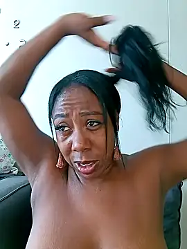 IsabellaaSmith online show from December 11, 5:04 pm