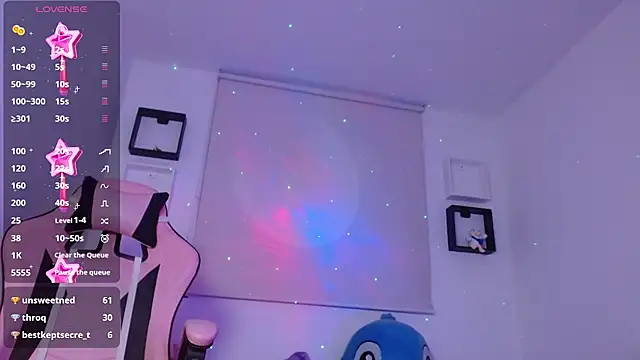 Snapshot of evie_cloud chatting on December 19, 6:56 am evie cloud online show from December 19, 6:56 am