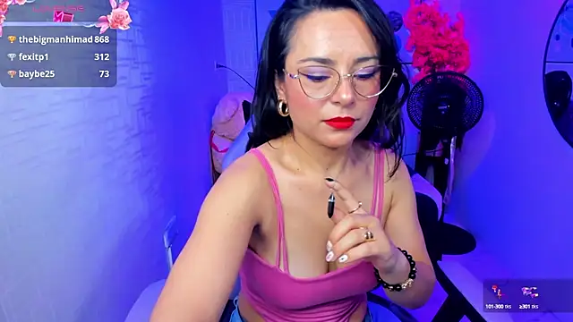 Snapshot of Tiara_rr chatting on December 19, 6:12 pm Tiara rr online show from December 19, 6:12 pm