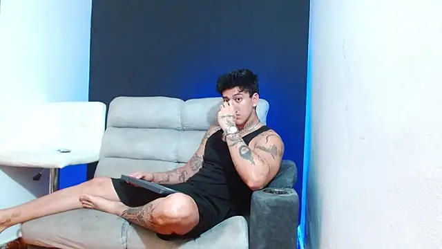 JUSTIN FULLER1 online show from March 26, 2:22 pm