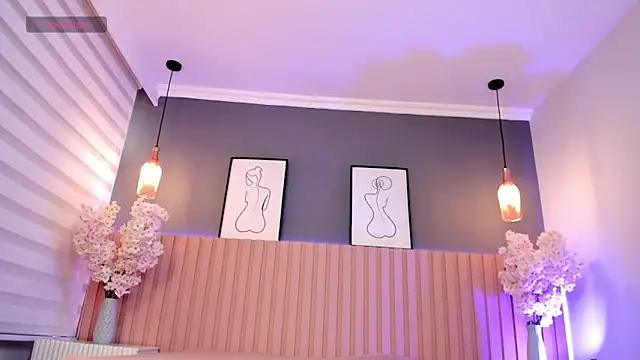 Snapshot of babee_sophie chatting on February 8, 7:27 pm babee sophie online show from February 8, 7:27 pm