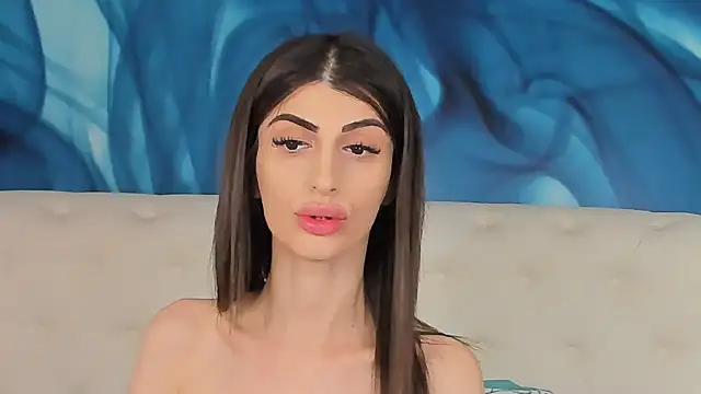 SkinnyDolly online show from February 22, 10:30 pm