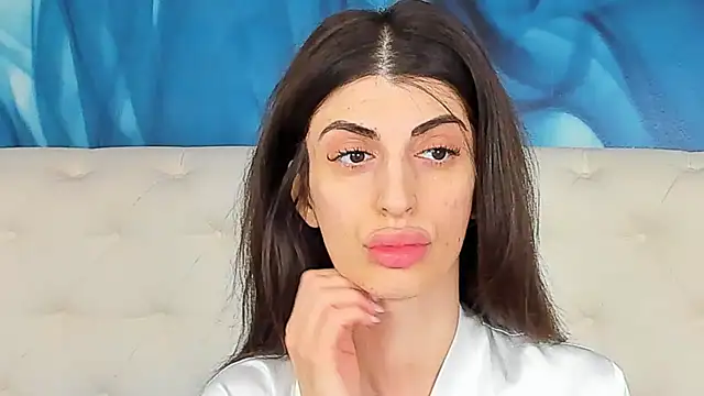 SkinnyDolly online show from April 18, 3:10 am