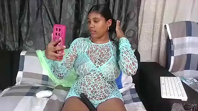 Lilmisskay18 online show from June 15, 4:09 pm