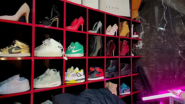 Indianbrownie online show from March 11, 12:05 am