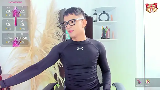 Snapshot of ander_deimond_ chatting on December 5, 1:38 pm ander deimond online show from December 5, 1:38 pm