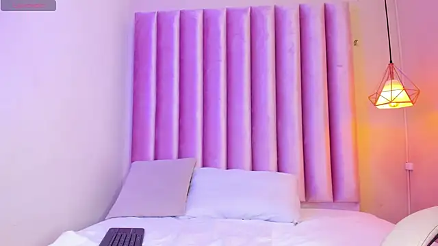 Snapshot of ander_deimond_ chatting on December 24, 1:17 pm ander deimond online show from December 24, 1:17 pm