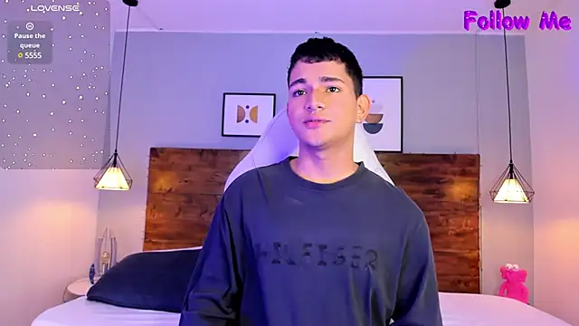 Snapshot of ander_deimond_ chatting on February 6, 4:25 pm ander deimond online show from February 6, 4:25 pm