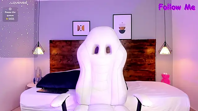 Snapshot of ander_deimond_ chatting on February 7, 1:43 pm ander deimond online show from February 7, 1:43 pm