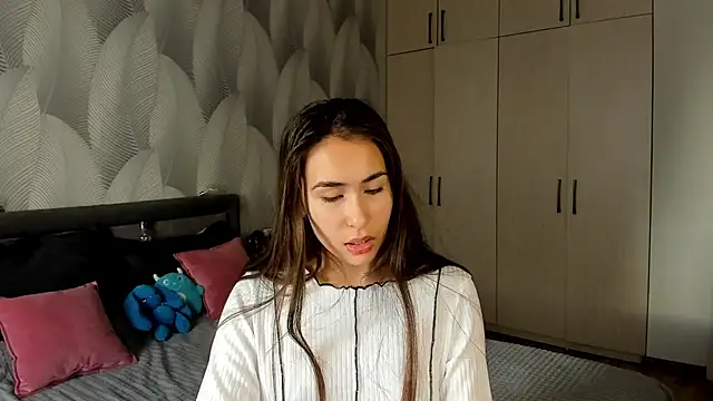 Bambiii bby online show from September 21, 3:30 am