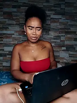 Snapshot of Abril_Storm chatting on November 2, 11:18 pm Abril Storm online show from November 2, 11:18 pm