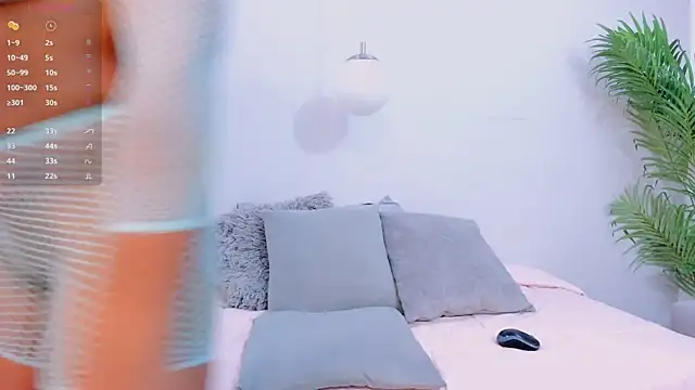 Snapshot of Abril_Storm chatting on December 2, 9:54 pm Abril Storm online show from December 2, 9:54 pm