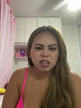 Snapshot of lariic chatting on January 7, 12:03 am lariic online show from January 7, 12:03 am