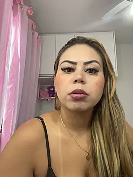 Snapshot of lariic chatting on January 7, 1:14 pm lariic online show from January 7, 1:14 pm