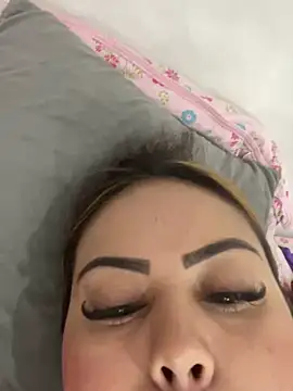 Snapshot of lariic chatting on January 24, 1:03 pm lariic online show from January 24, 1:03 pm