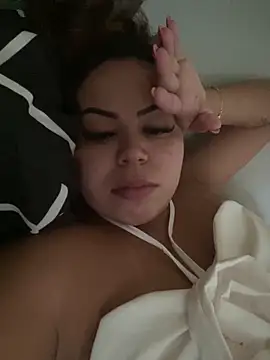 Snapshot of lariic chatting on February 7, 4:03 pm lariic online show from February 7, 4:03 pm