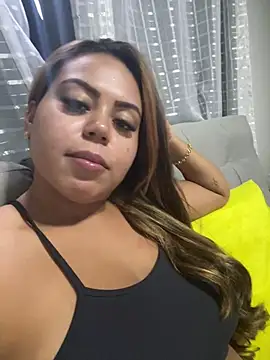 Snapshot of lariic chatting on February 15, 5:07 pm lariic online show from February 15, 5:07 pm