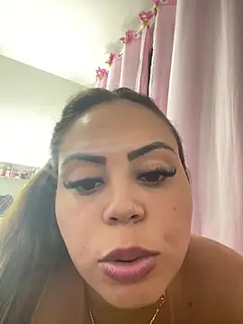 Snapshot of lariic chatting on February 19, 12:46 am lariic online show from February 19, 12:46 am