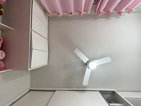 Snapshot of lariic chatting on March 10, 12:48 pm lariic online show from March 10, 12:48 pm