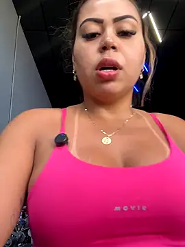 Snapshot of lariic chatting on October 1, 6:36 pm lariic online show from October 1, 6:36 pm