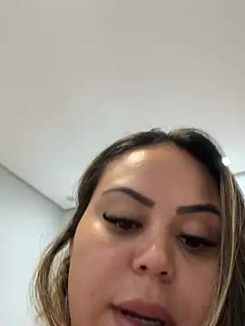 Snapshot of lariic chatting on February 21, 4:13 am lariic online show from February 21, 4:13 am