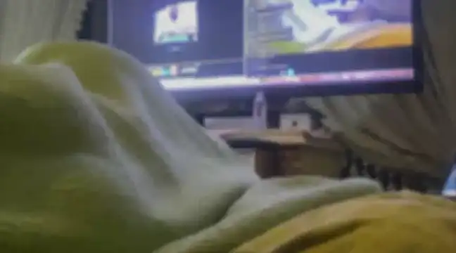 Snapshot of emylolo9 chatting on December 8, 3:43 am emylolo9 online show from December 8, 3:43 am