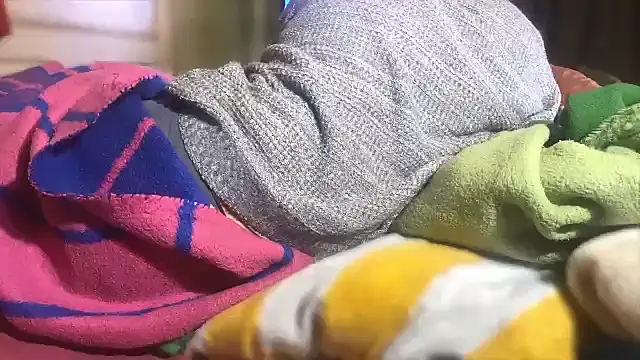 Snapshot of emylolo9 chatting on December 23, 8:03 pm emylolo9 online show from December 23, 8:03 pm