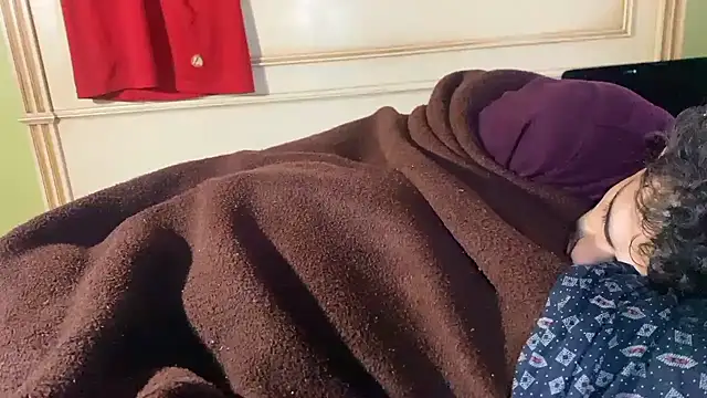 Snapshot of emylolo9 chatting on December 29, 4:16 am emylolo9 online show from December 29, 4:16 am