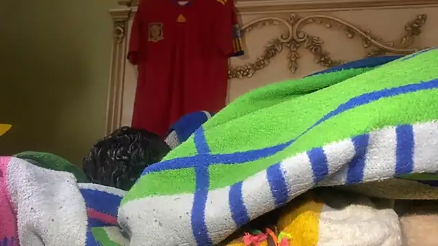 Snapshot of emylolo9 chatting on January 2, 8:39 am emylolo9 online show from January 2, 8:39 am