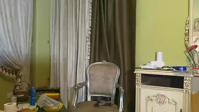 Snapshot of emylolo9 chatting on January 15, 2:38 am emylolo9 online show from January 15, 2:38 am