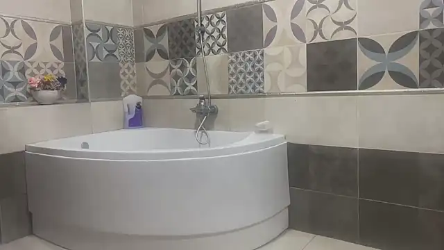 Snapshot of emylolo9 chatting on January 20, 4:01 pm emylolo9 online show from January 20, 4:01 pm