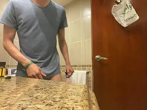 Snapshot of emylolo9 chatting on January 27, 11:54 am emylolo9 online show from January 27, 11:54 am