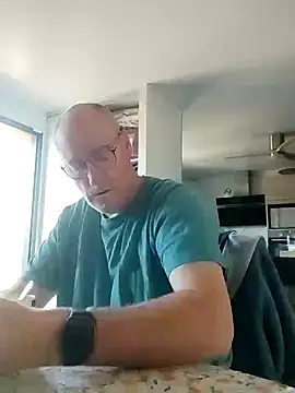 Snapshot of bogland33 chatting on May 23, 7:13 am bogland33 online show from May 23, 7:13 am